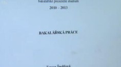 Je to PODVOD? Studenti si prý mohou LEGÁLNĚ koupit diplomové práce