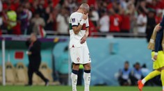 Dvojitá smůla. Portugalský bek kouše prohru i zranění. V zápase si zlomil ruku