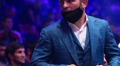 Chabib čelí vlně posměchu! To je rouška, ne plnovous, radí fanoušci