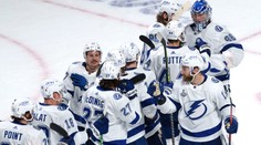 Tampa má tři mečboly. V dalším finále bodovali oba Češi, Rutta skóroval
