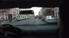 Pozor na houkačku, dejte jí přednost. Pohled policie