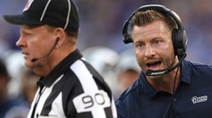 Kuriozita v NFL: Kouč má asistenta na to, aby nesejmul rozhodčího!