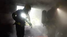 Rodinný dům v Praze pohltil oheň, hasiči našli uvnitř lidské tělo