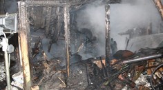 Při lesním požáru v Plzni v noci uhořel člověk. Možná bezdomovec