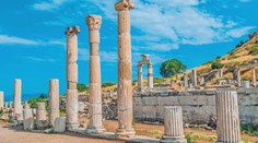Čisté pláže a antické památky. Ve městě Bodrum se mísí kultury
