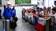 Volejbalová euforie, davy fanoušků na letišti. Češi přivezli nejlepší výsledek z MS