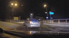 Řidič policistům ujížděl rychlostí 30 km/h. Po zastavení přiznal, že je opilý