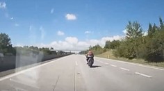 Bez řidičáku, technické a zelené karty. Motorkář ujížděl policistům a havaroval