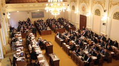 Rekordní fraška! Poslanci jednali celou noc a nic neschválili