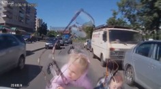 Noční můra všech řidičů na VIDEU: Takhle to vypadá, když srazíte dvě malé děti