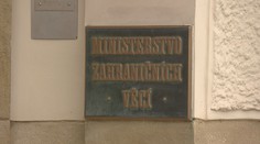 Zemětřesení v diplomacii. Vláda odvolala přes 20 velvyslanců