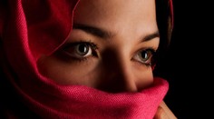 Šabatová pustila muslimské šátky do škol a teď k problému mlčí