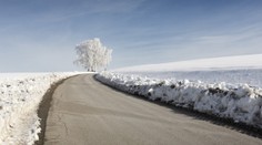 Skrytá past na silnicích, která zaskočí i zkušené řidiče. Jak reagovat?