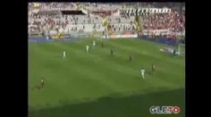 Fotbalový běs: rvali se hráči, pořadatelé i fanoušci. VIDEO