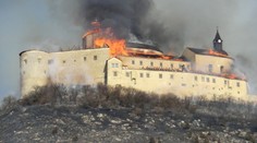 Na hradě Krásná Hôrka znovu hořelo! Vítr rozfoukal oheň