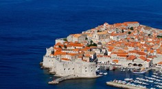 Bulharsko staví, Dubrovník chce míň turistů. Novinky pro sezónu