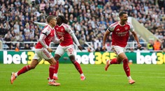 Arsenal využil ztráty Liverpoolu. Šlágr kola rozhodl v nastavení stoper Gabriel