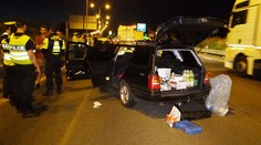 Policisté a celníci pátrali po migrantech, zastavili 4 tisíce aut