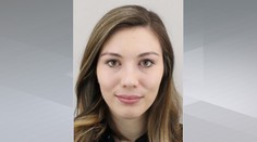 Julie odešla z domu bez mobilu i peněženky. Slehla se po ní zem