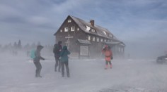 ČHMÚ vydal tři výstrahy! Česko potrápí vítr nad 100 km/h a nový sníh