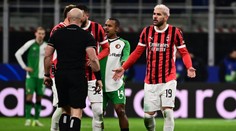 Viník konce AC Milán v LM. Simulace a červená karta, hvězda dostala pokutu