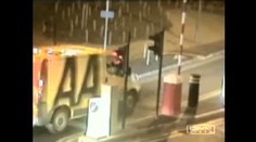 Jak odtáhnout auto z parkoviště