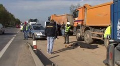 Jeden dělník zemřel při stavbě silnice, dalšího zabil panel