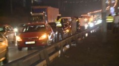 HROMADNÁ NEHODA šesti aut. Kolony na Jižní spojce se rozjely