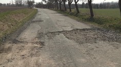 Nejhorší situace za 15 let! Silnice jsou v otřesném stavu, opravy se prodraží