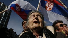 Evropský diplomat dostal v Kosovu rajčatovou spršku, pak utekl
