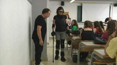 Mladí v kůži seniorů. Studenti si vyzkoušeli život s Parkinsonem
