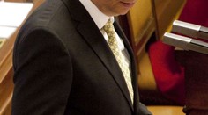 Na platy manažerů ČSA i na obstrukce se ptali poslanci Fischera