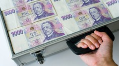 PŘEHLED: Horentní odměny navzdory krizi. Kolik berou šéfové státních podniků