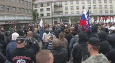 Tři stovky skinů: nadávky JXD, nepovolená demonstrace a odjezd