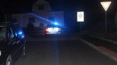 Hádka mužů o ženu skončila střelbou! Sousedé se kryli za auty
