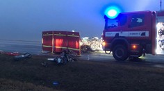 Tragická nehoda na silnici u Panenského Týnce. Zemřeli 2 lidé