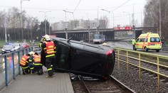 "Zaparkovat" mitsubishi na kolejích? V Ostravě je možné všechno!
