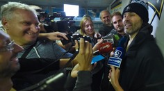 Jágrův návrat: Přijel vlakem a v nové skořápce! Ví, kde je problém