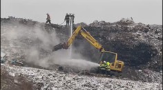 Požár skládky na Děčínsku trápí místní. Vítr rozhání škodlivý kouř do okolí