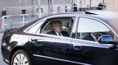 Poslanci utahují opasky Sněmovně i Senátu. Šetřit má i Klaus