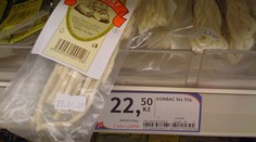 Tesco prodávalo prošlé a PLESNIVÉ SÝRY. Vinu ale odmítá