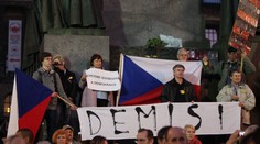 Vláda musí skončit, skandovaly stovky lidí na Václaváku