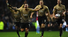 Nedávno pracoval v supermarketu. Teď poslal Bradford do Wembley