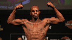 Jones tipnul vítěze zápasu Adesanya vs. Blachowicz, tweet však už smazal