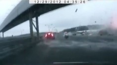 HROZIVÉ VIDEO: Z auta natočil včerejší pád letadla v Rusku
