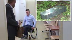 Žáka na výletě zavalil náhrobek a ochrnul. Na odškodnění čeká 6 let