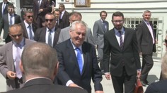 Zeman a Ovčáček na dovolené: Jak tráví čas jeden bez druhého?