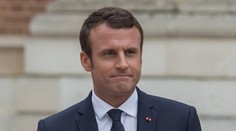 VIDEO: Macron dostal od manželky facku. Pak dělal jakoby nic