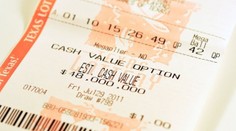 Žena vyhrála v loterii miliony. Los se ztratil, jackpot mohou vyplatit komukoli