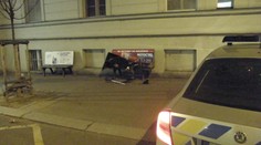 MRÁZ a ALKOHOL zabily bezdomovce! Zemřel na lavičce před nemocnicí